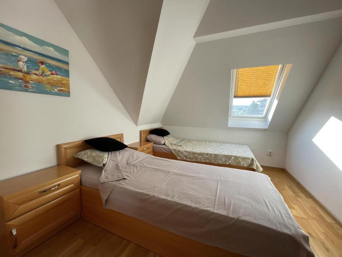 Stunning 2-Bed Apartment In Sea Resort Varna Saints Constantine and Helena Exteriör bild
